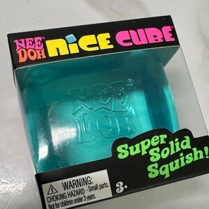 NeeDoh Nice Cube - Blue. New